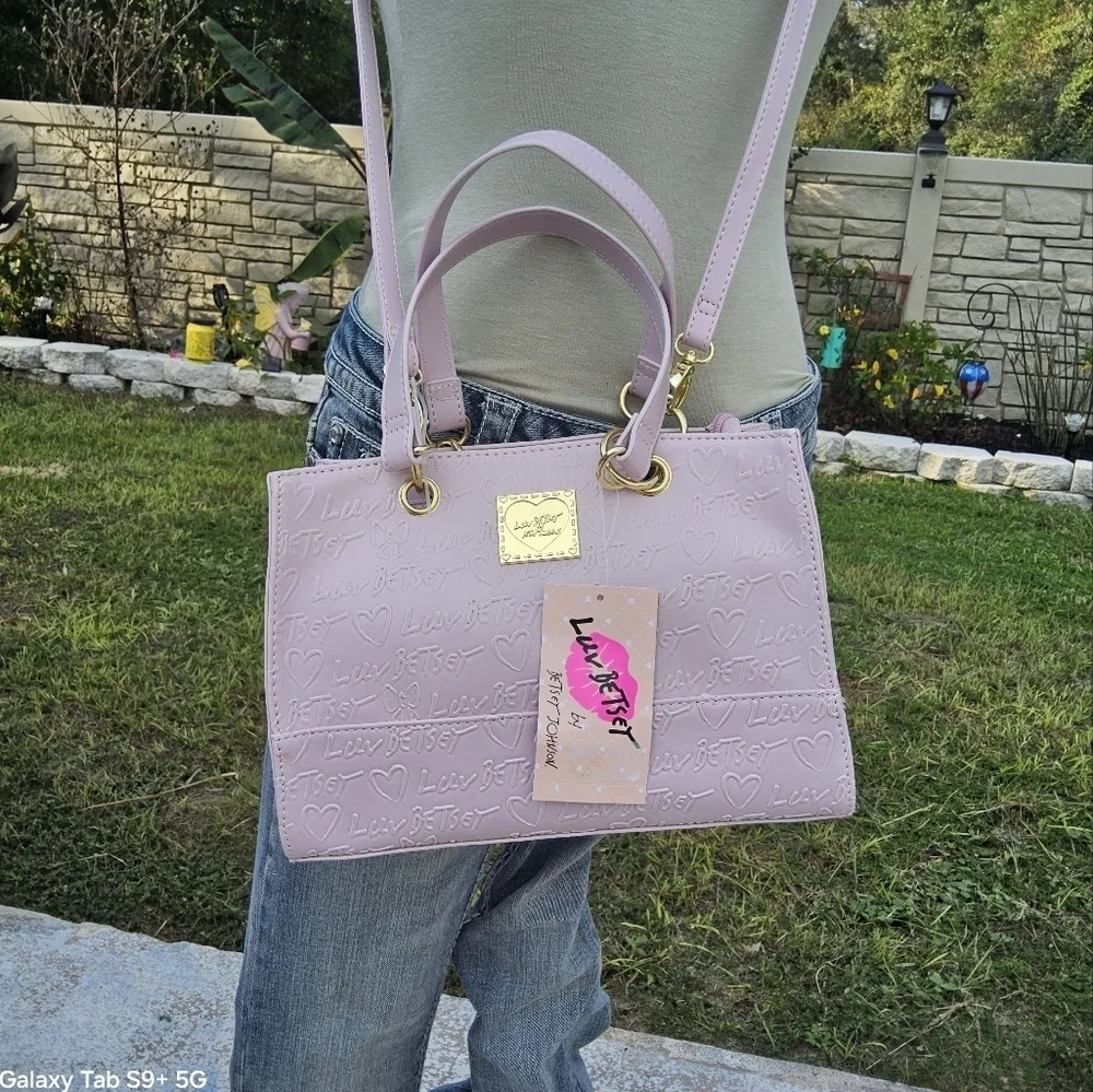 Betsey Johnson 💜 light